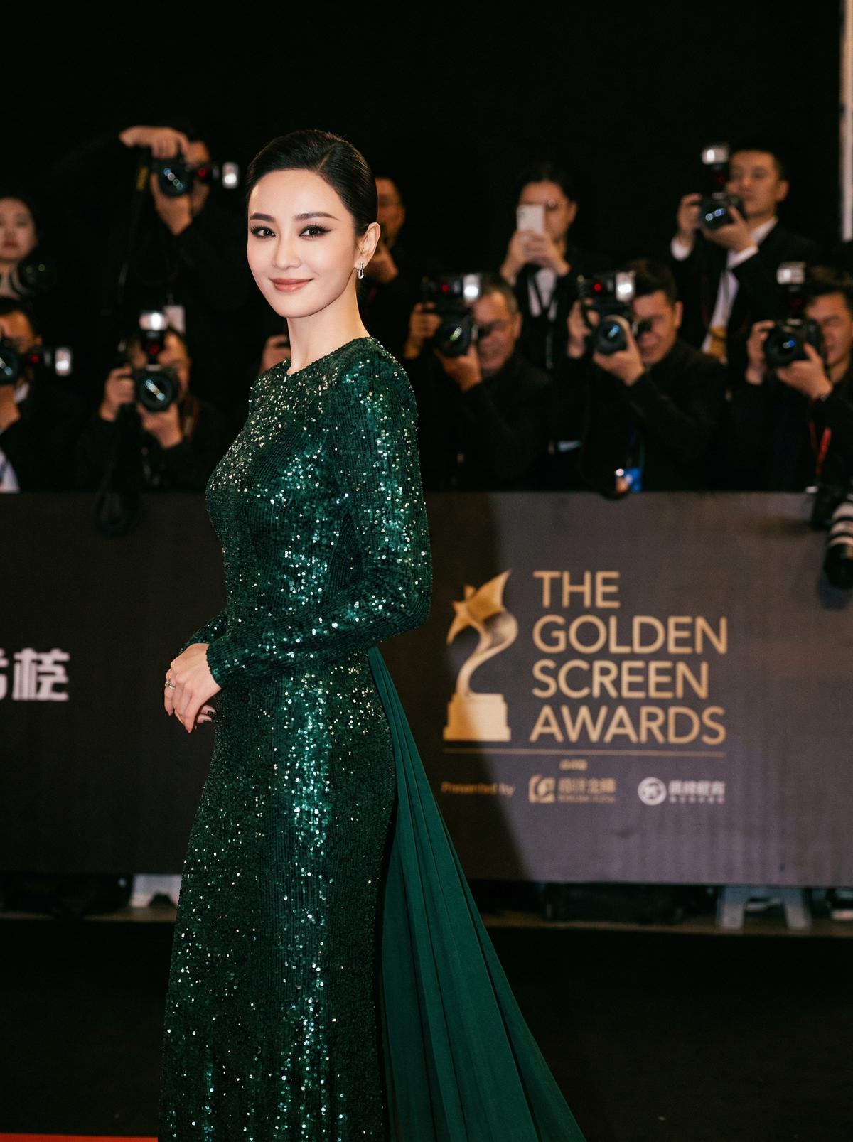 里番网视频-星光璀璨颁奖典礼视频